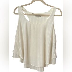 Guess Flowy Sleeveless Tiered Textured High Low Flowy Blouse Top. Large. NEW.